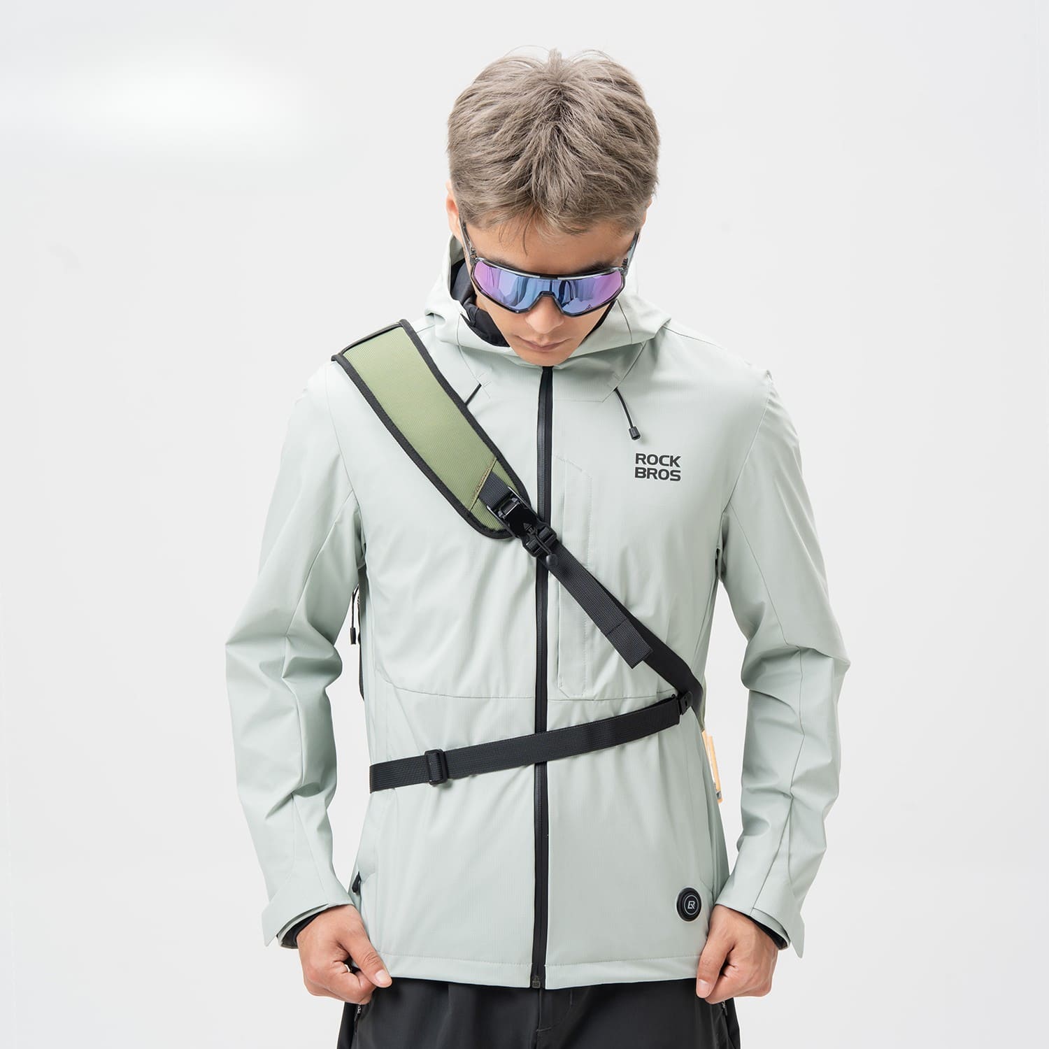 ROCKBROS outdoor crossbody sling bag with magnetic buckle for cycling hiking and daily carry
