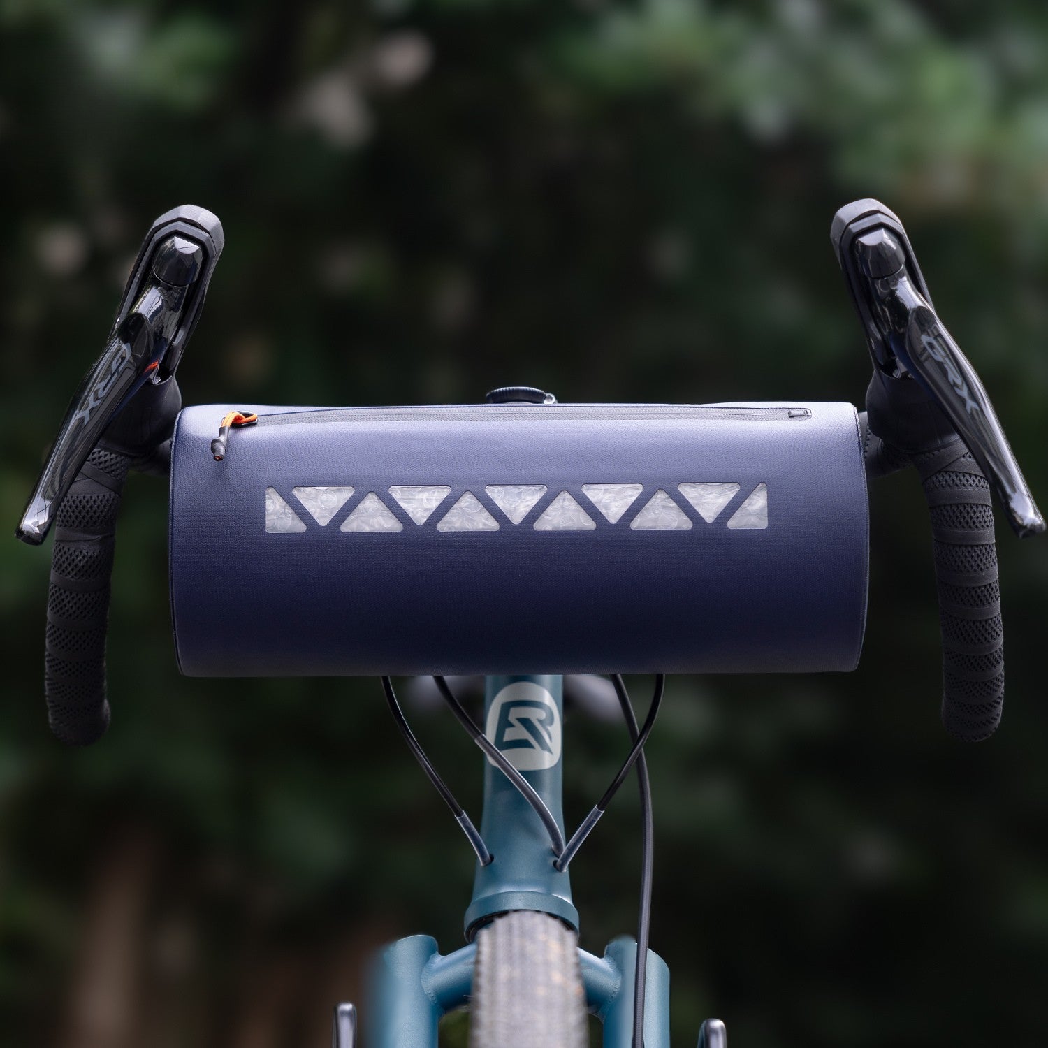 ROCKBROS fully waterproof gravel bike front bag for commuting and long distance cycling