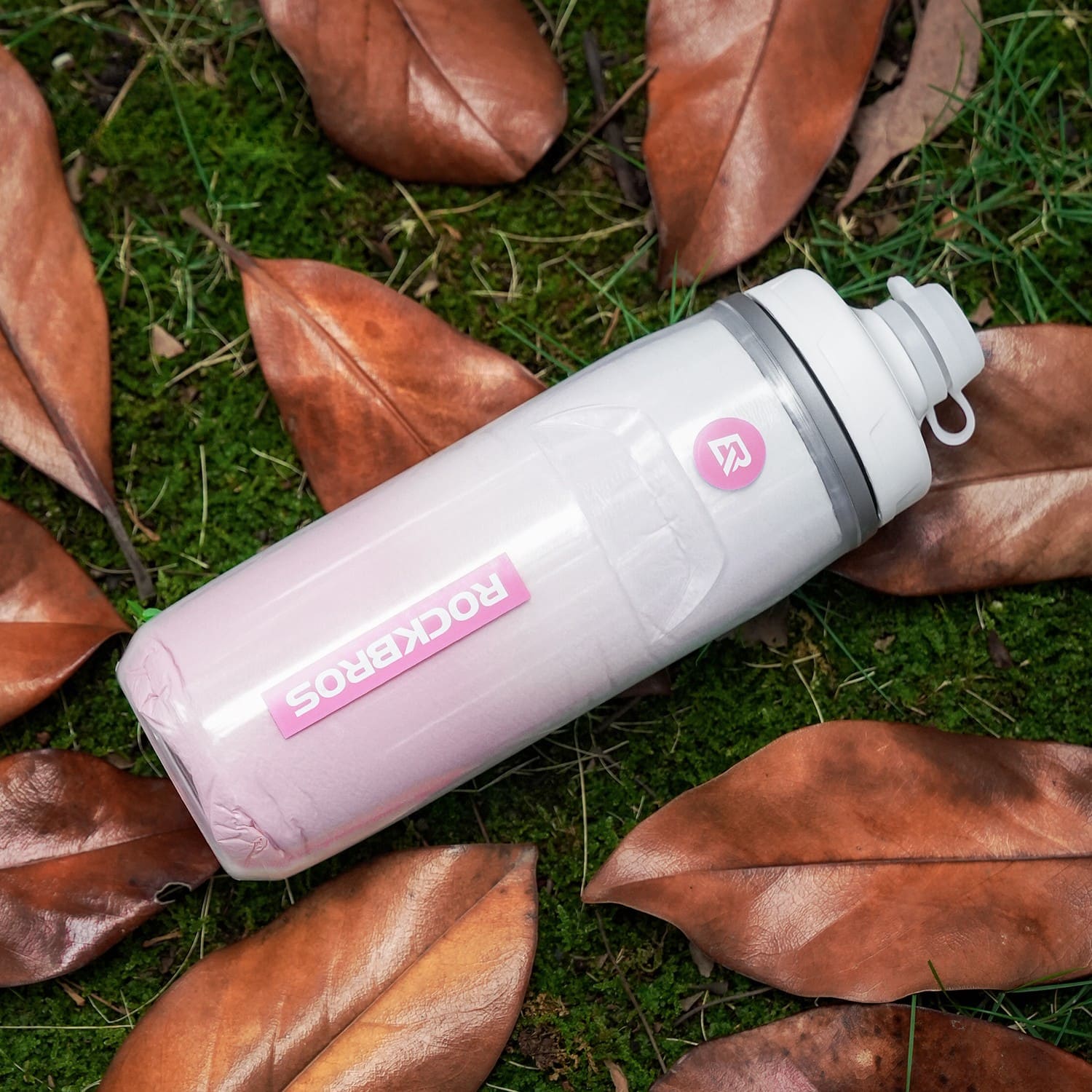 ROCKBROS insulated squeeze cycling water bottle 620ml with leak-proof spout for bike riding and outdoor use