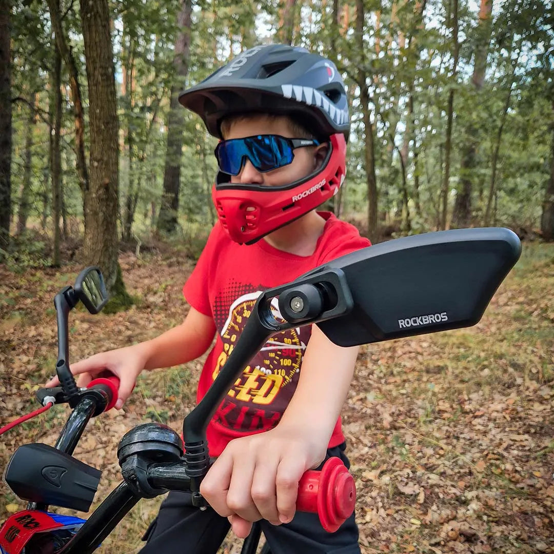 Kids full-face cycling helmet with extended coverage for enhanced head and chin protection