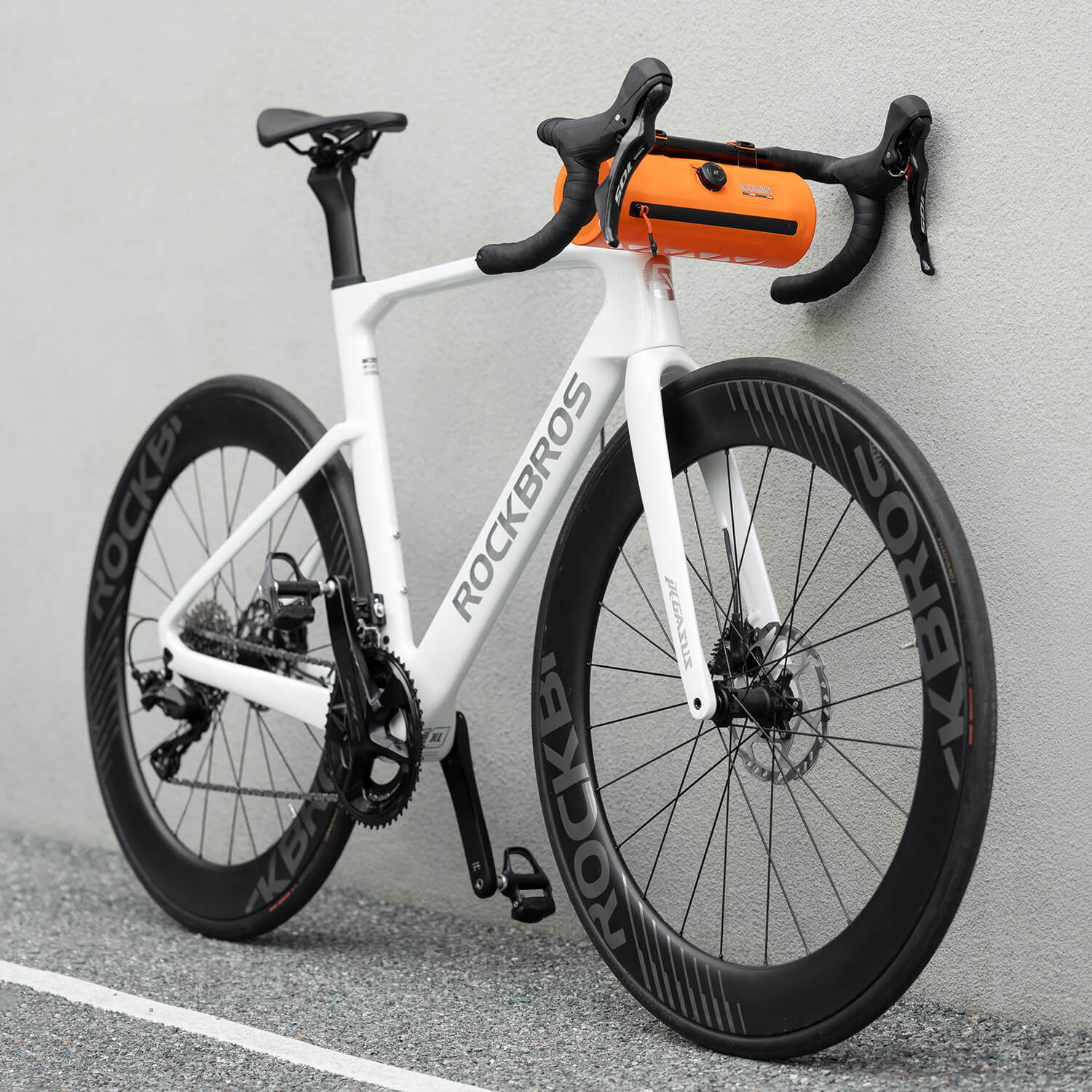 rockbros-road-to-sky-bike-handlebar-bag-100-waterproof-2l