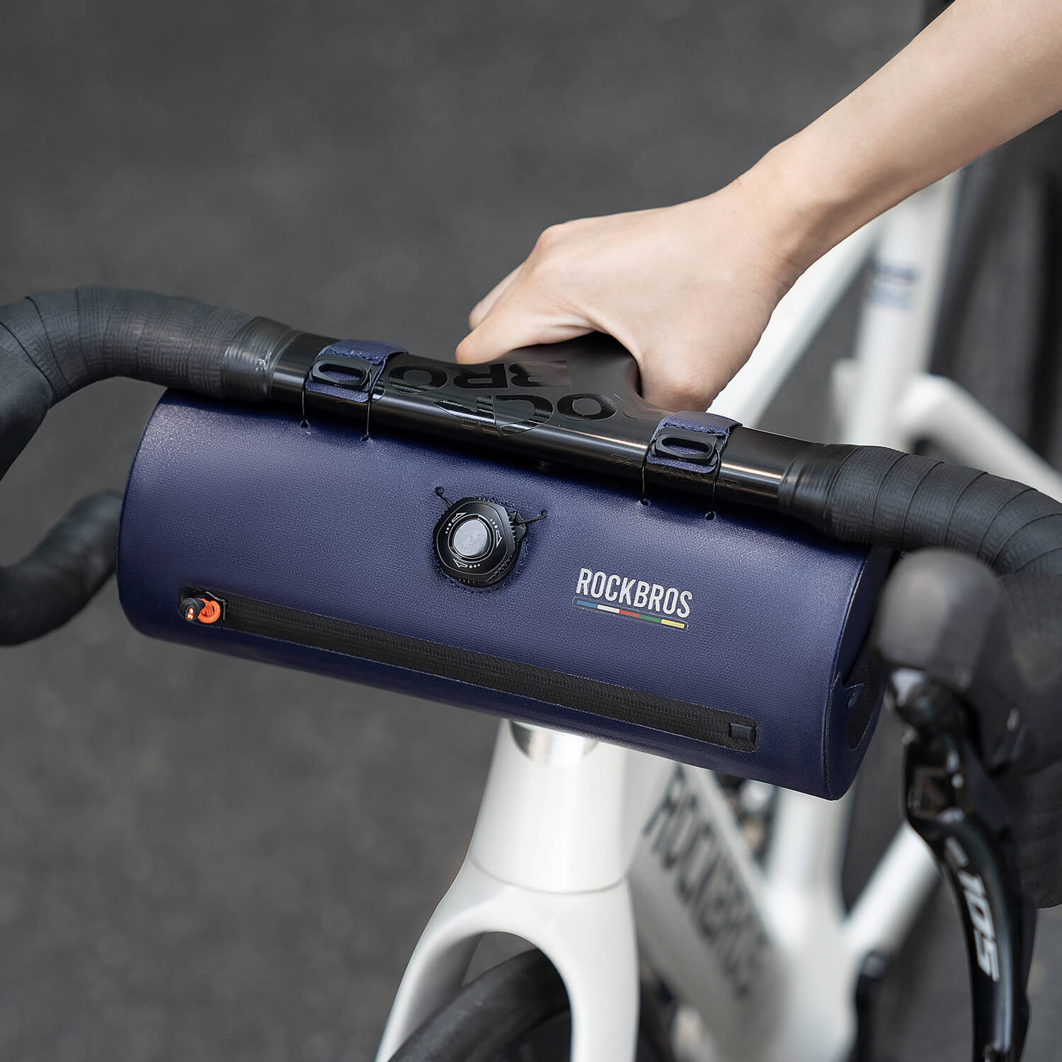 rockbros-road-to-sky-bike-handlebar-bag-100-waterproof-2l
#Color_Navy Blue