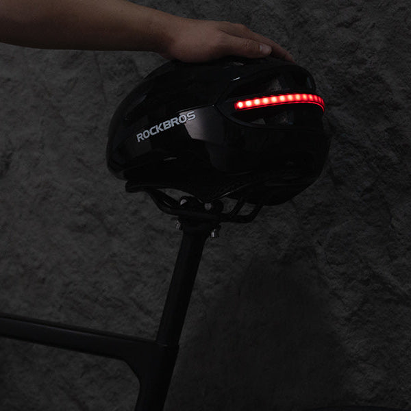 ROCKBROS smart helmet with intelligent vibration sensor for automatic light control