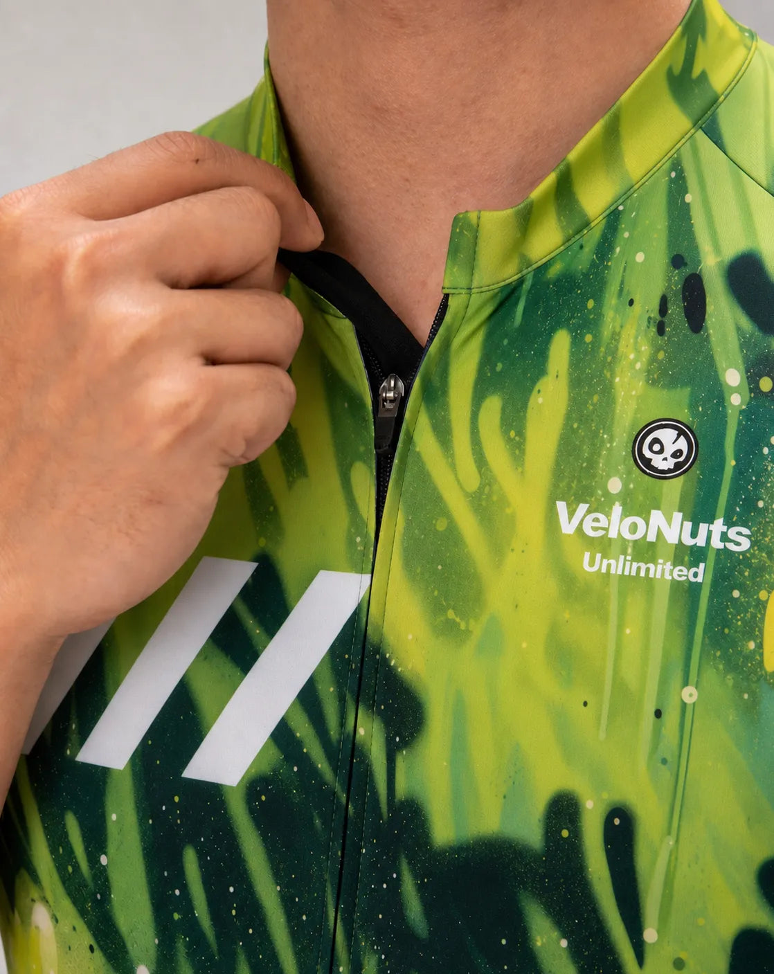 VeloNuts cycling jersey with durable YKK zipper for smooth ventilation adjustment during rides