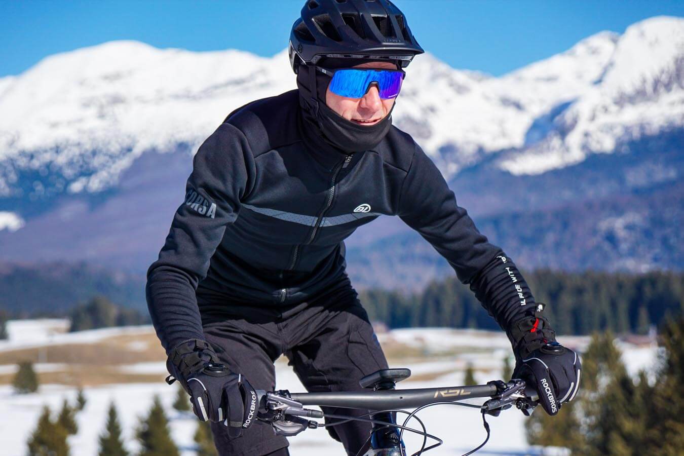 ROCKBROS winter fleece neck warmer for cold-weather cycling, breathable and soft