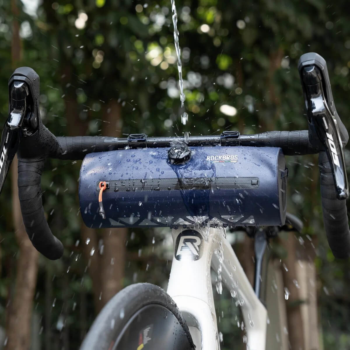 100% waterproof bike handlebar bag with seamless welding technology for dry gear storage during cycling.