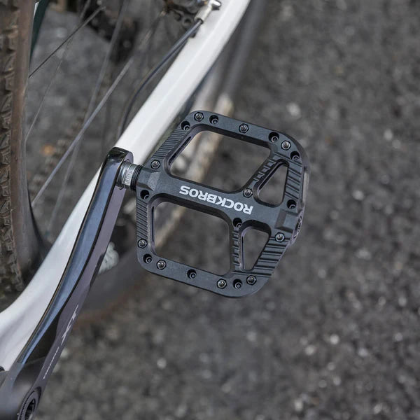 ROCKBROS Anti-Slip Wide Nylon Comfort Bike Pedals with Cr-Mo Steel Spindle, Sealed DU Bearings, and 9/16 Inch Fit
#Color_Black
