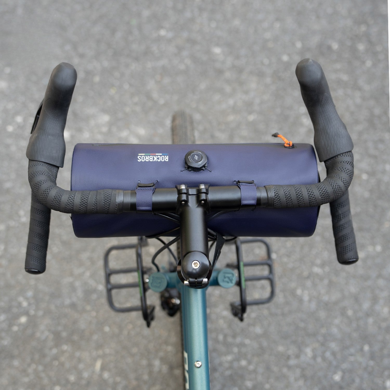 ROCKBROS fully waterproof gravel bike front bag for commuting and long distance cycling