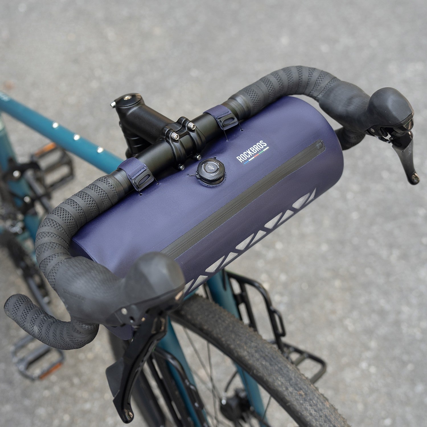 ROCKBROS fully waterproof gravel bike front bag for commuting and long distance cycling
