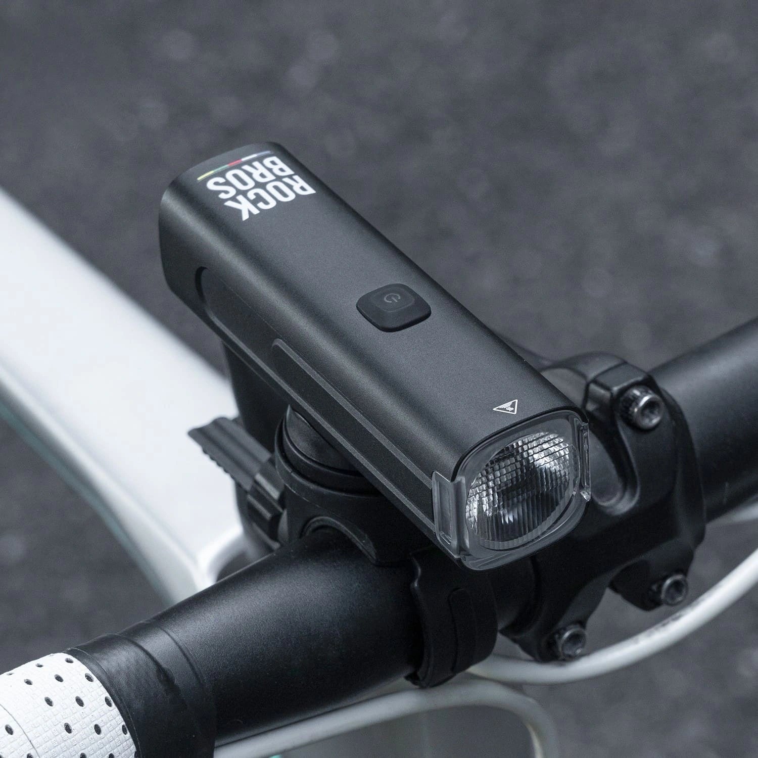 ROCKBROS high-brightness bike front light, 600–1500 lumens, USB-C rechargeable, anti-glare, waterproof aluminum body