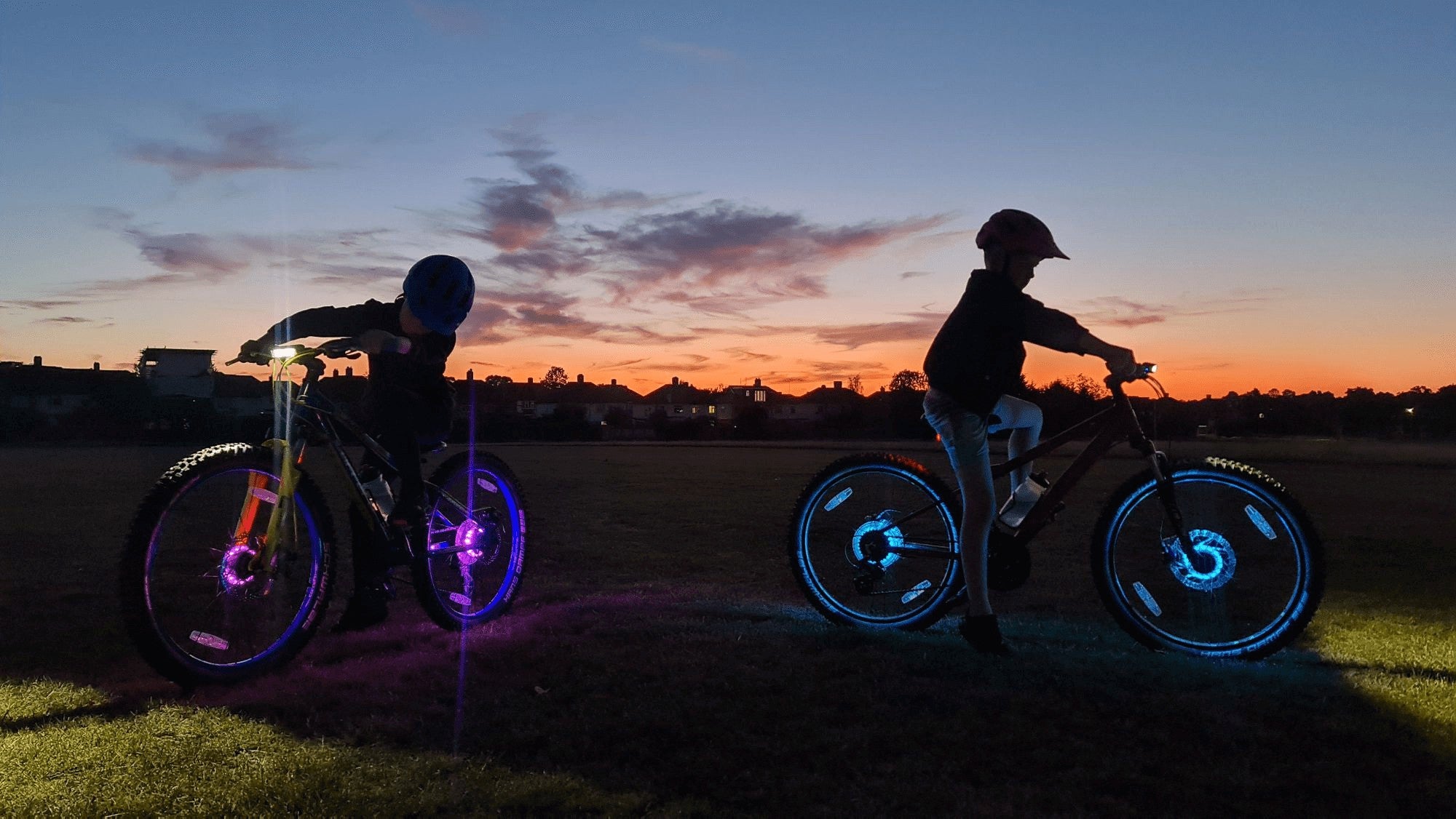 ROCKBROS multi colored bike hub light customer photo during night riding
