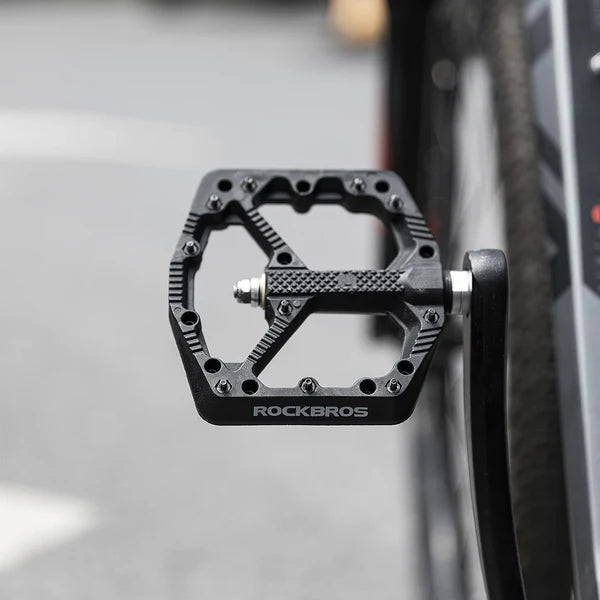 ROCKBROS Nylon MTB Bike Pedals with Wide 110mm Platform, Anti-Slip Pins, Sealed Bearings, and 9/16 Inch Spindle
#Color_Black