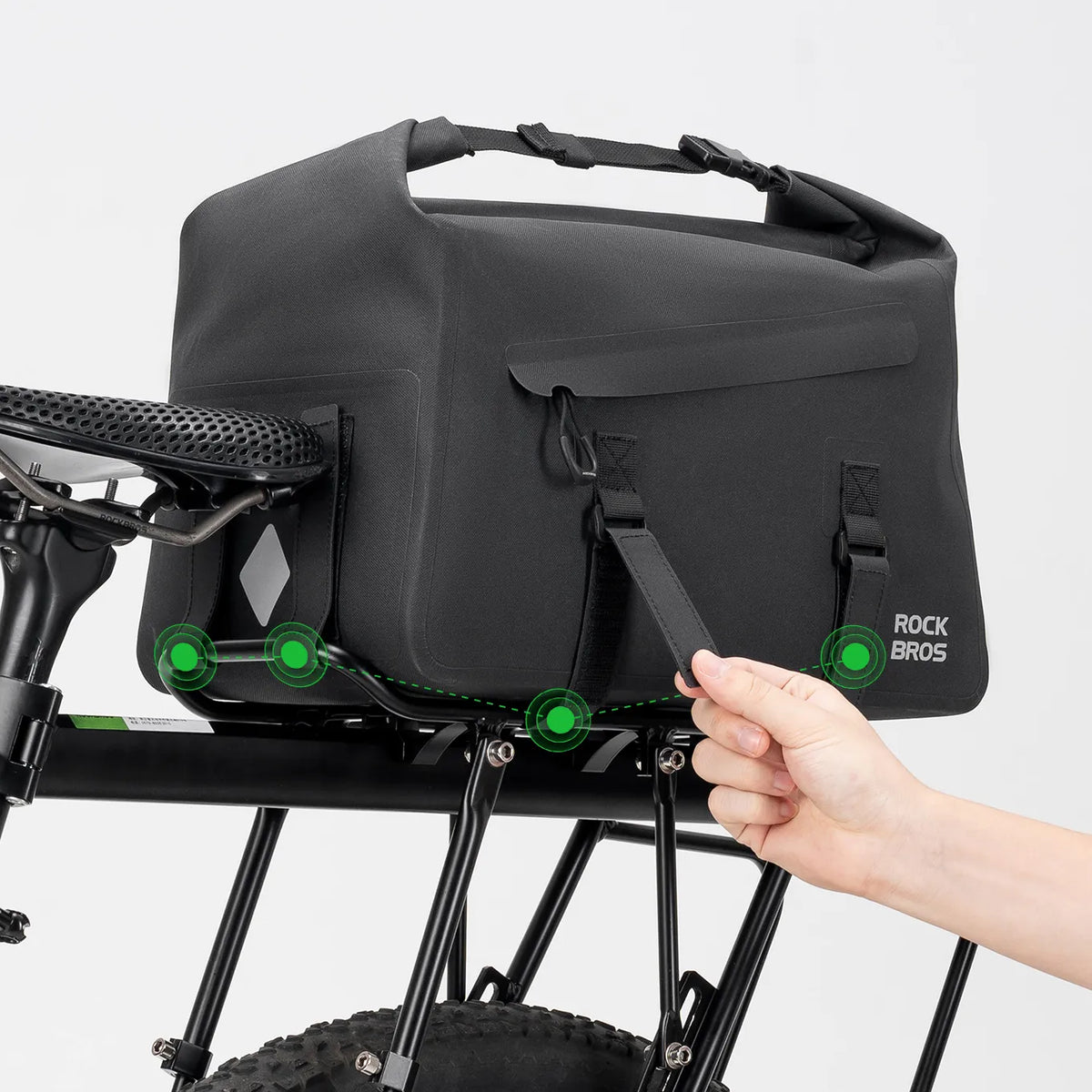 Bike rack bag securely attached to a rear bicycle rack with adjustable straps